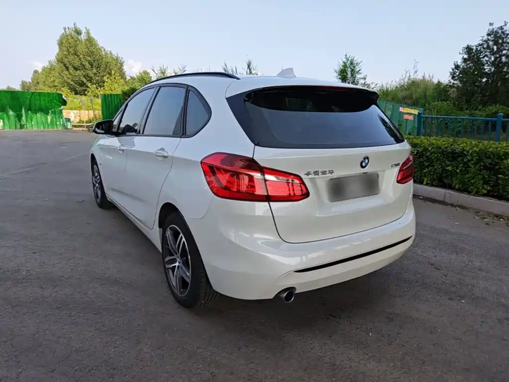 BMW 2 Series Active Tourer — фото 5