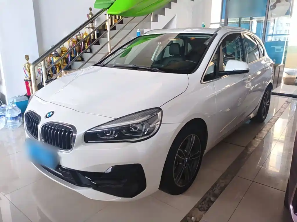 BMW 2 Series Active Tourer — фото 2