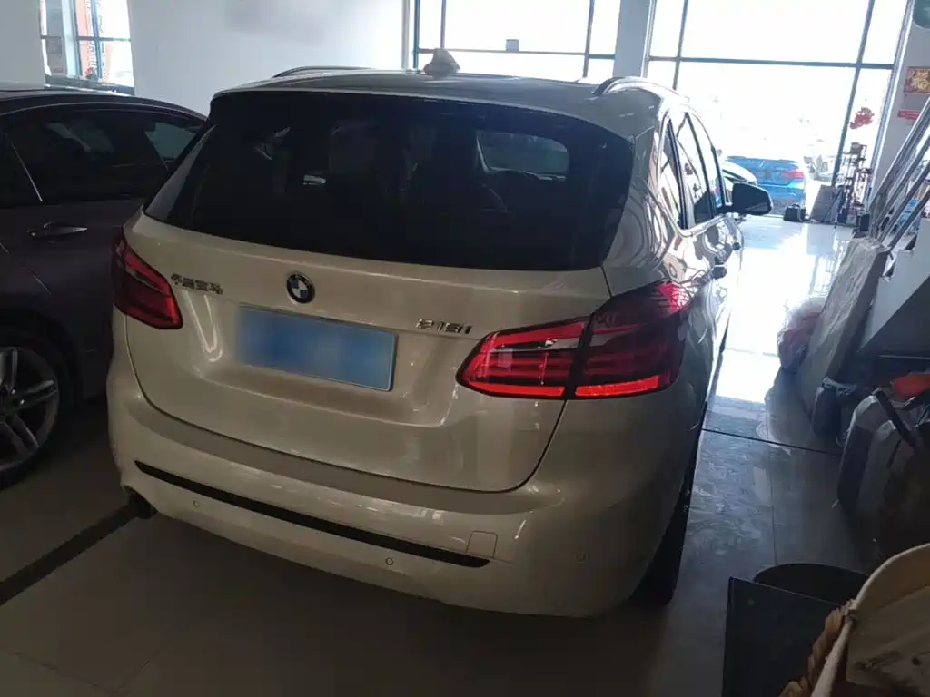 BMW 2 Series Active Tourer — фото 7