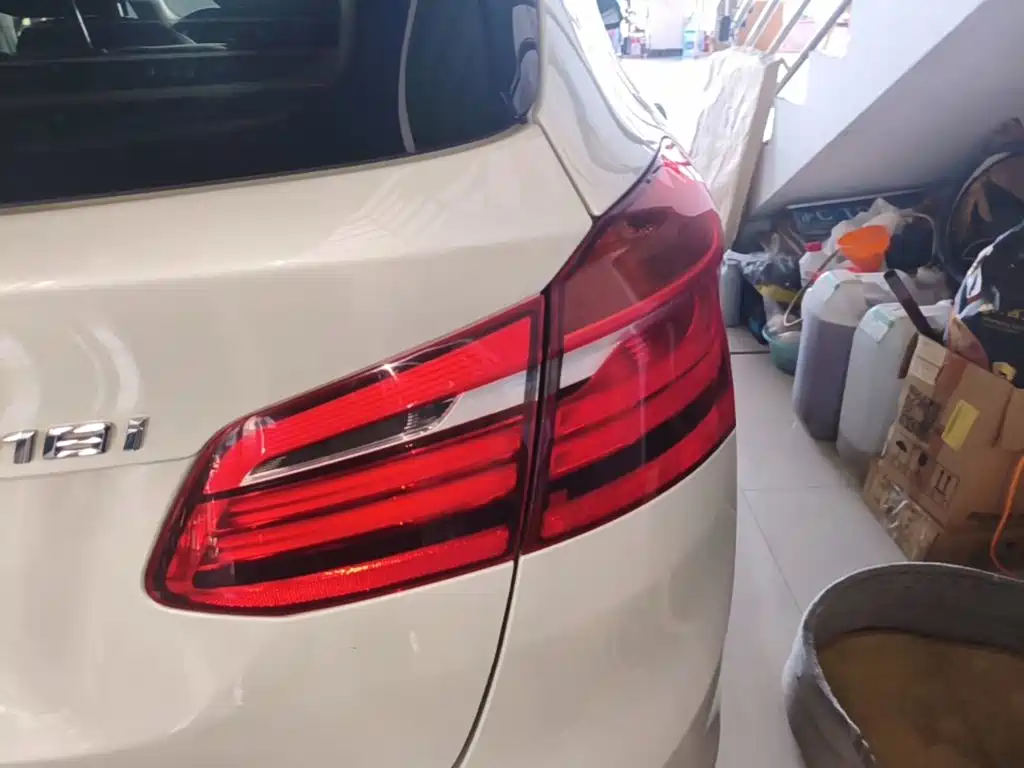 BMW 2 Series Active Tourer — фото 8