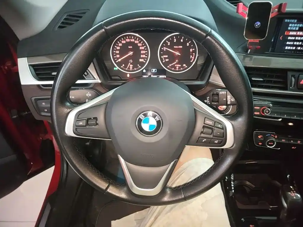 BMW X1 — фото 11