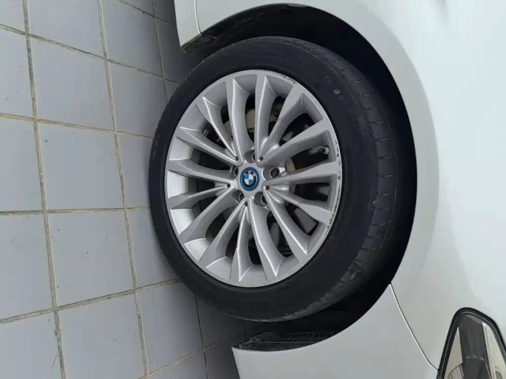 BMW 5 Series New Energy — фото 23