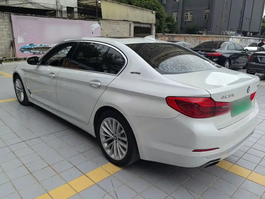 BMW 5 Series New Energy — фото 5