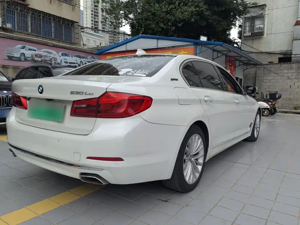 BMW 5 Series New Energy — фото 7