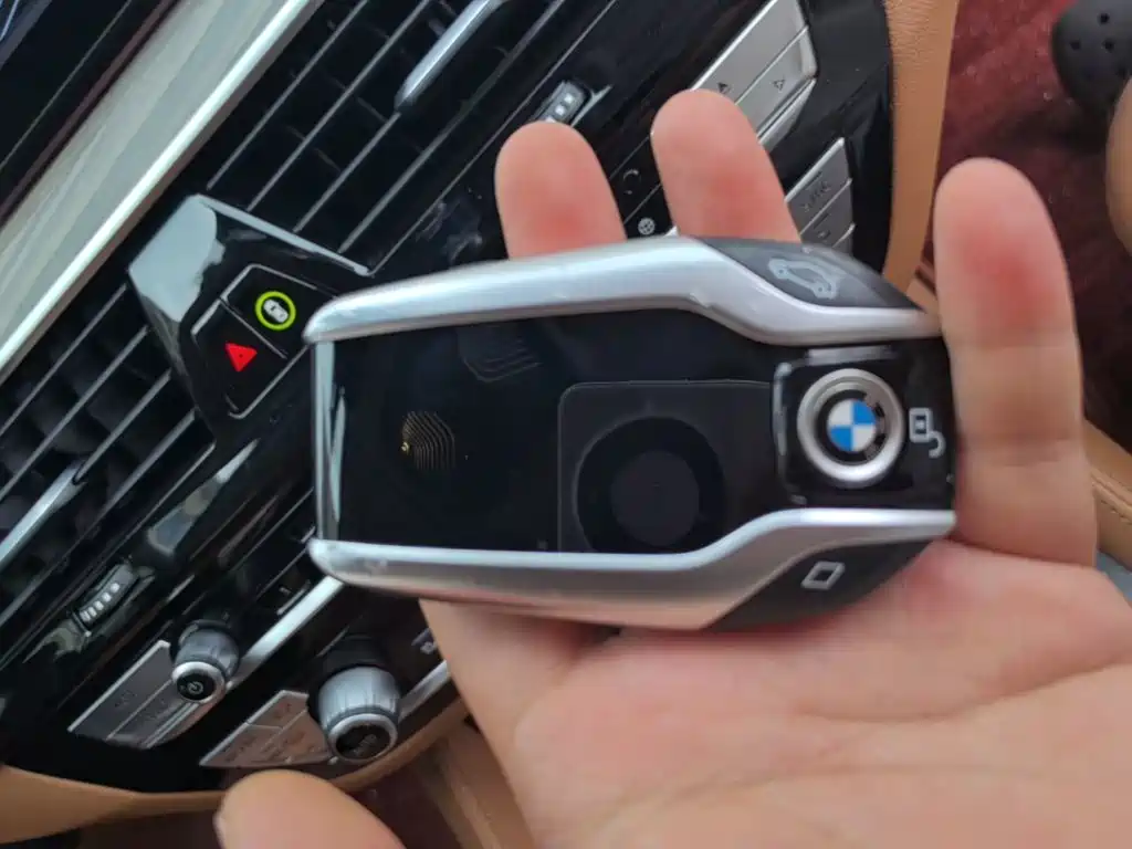 BMW 5 Series New Energy — фото 9