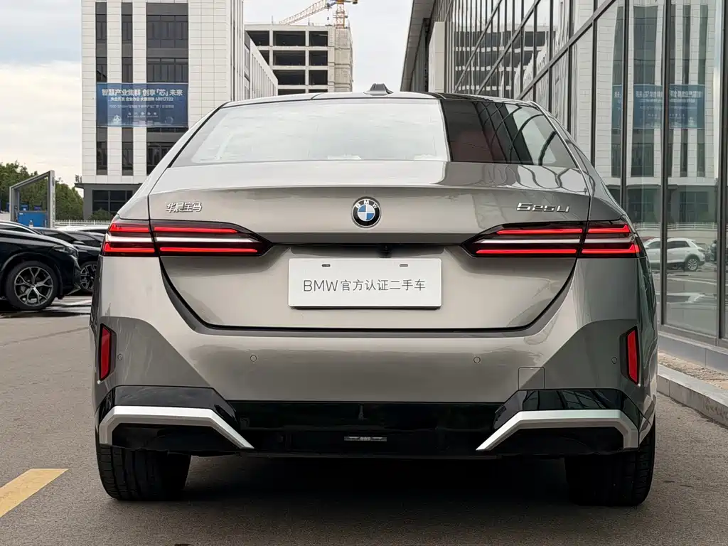 BMW 5 Series — фото 23