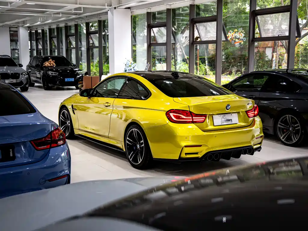 BMW M4 — фото 4