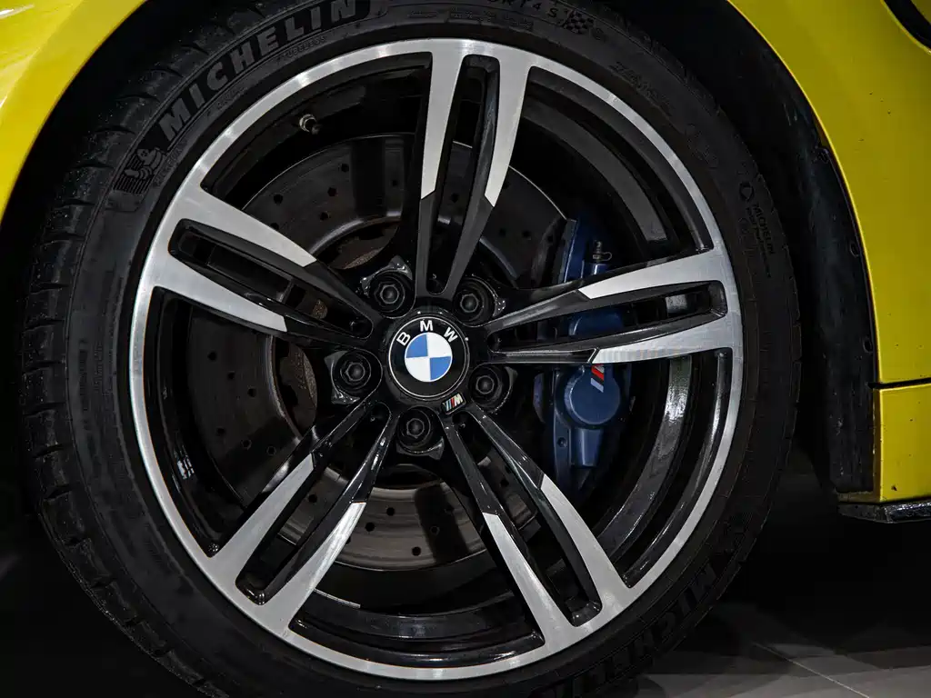 BMW M4 — фото 6