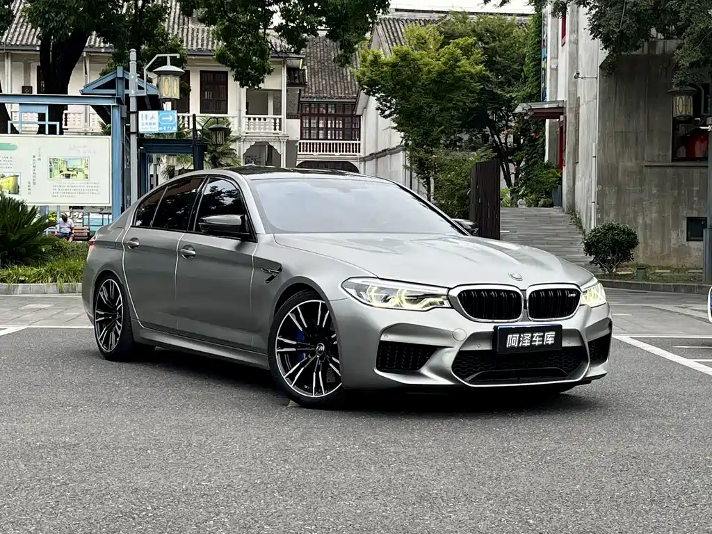 BMW M5 — фото 2