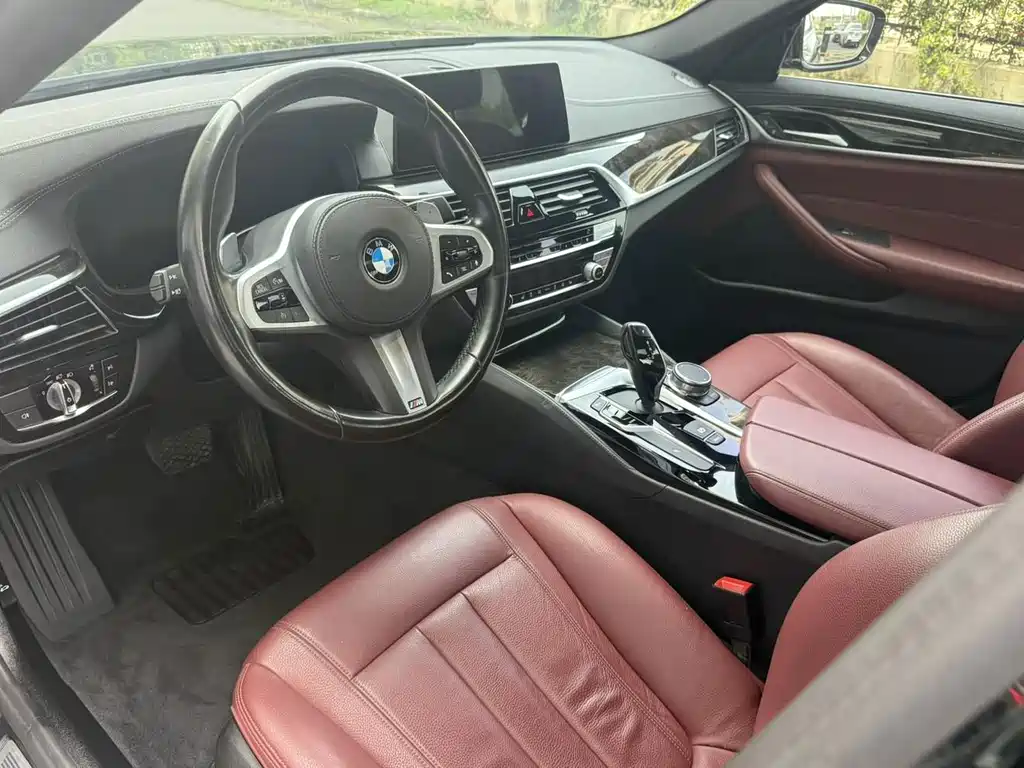 BMW 5 Series — фото 10