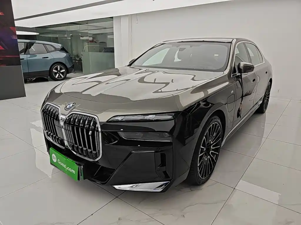 BMW i7 — фото 2