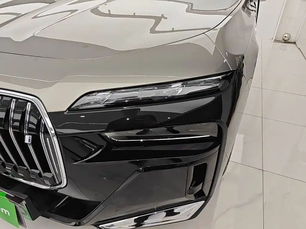 BMW i7 — фото 24
