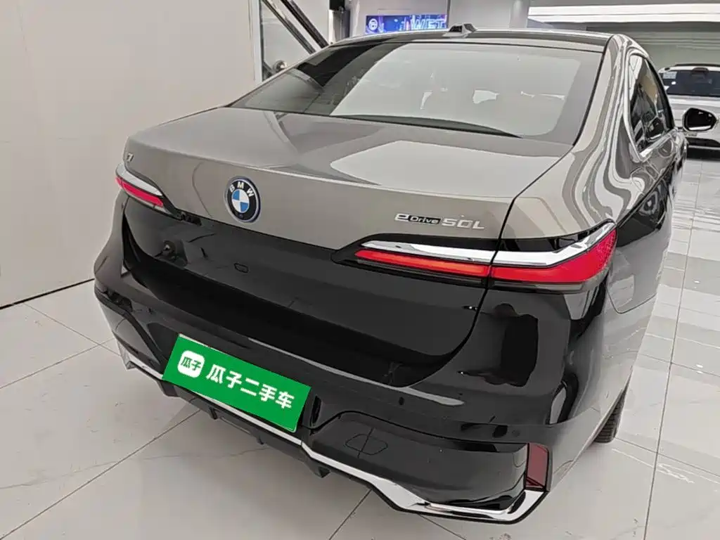 BMW i7 — фото 6
