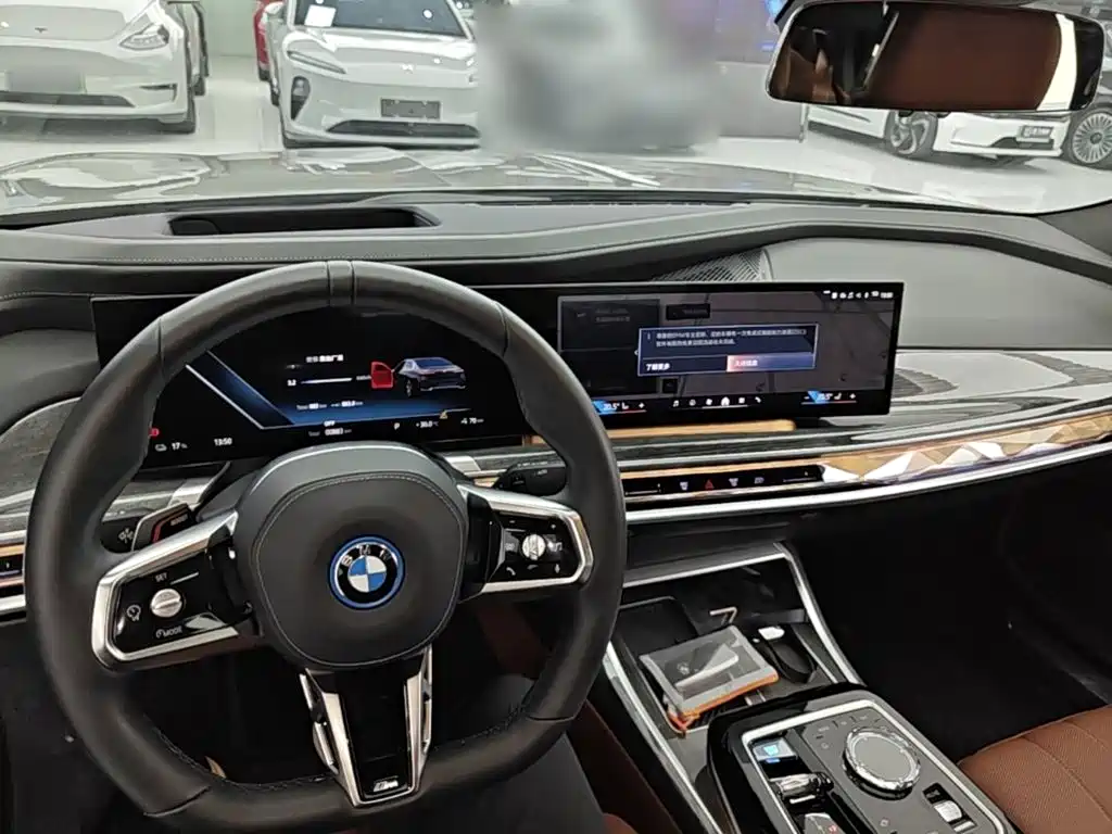BMW i7 — фото 10