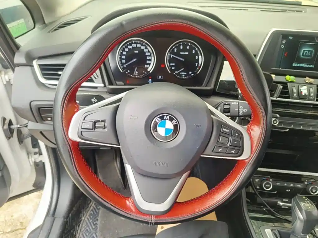 BMW 2 Series Active Tourer — фото 11