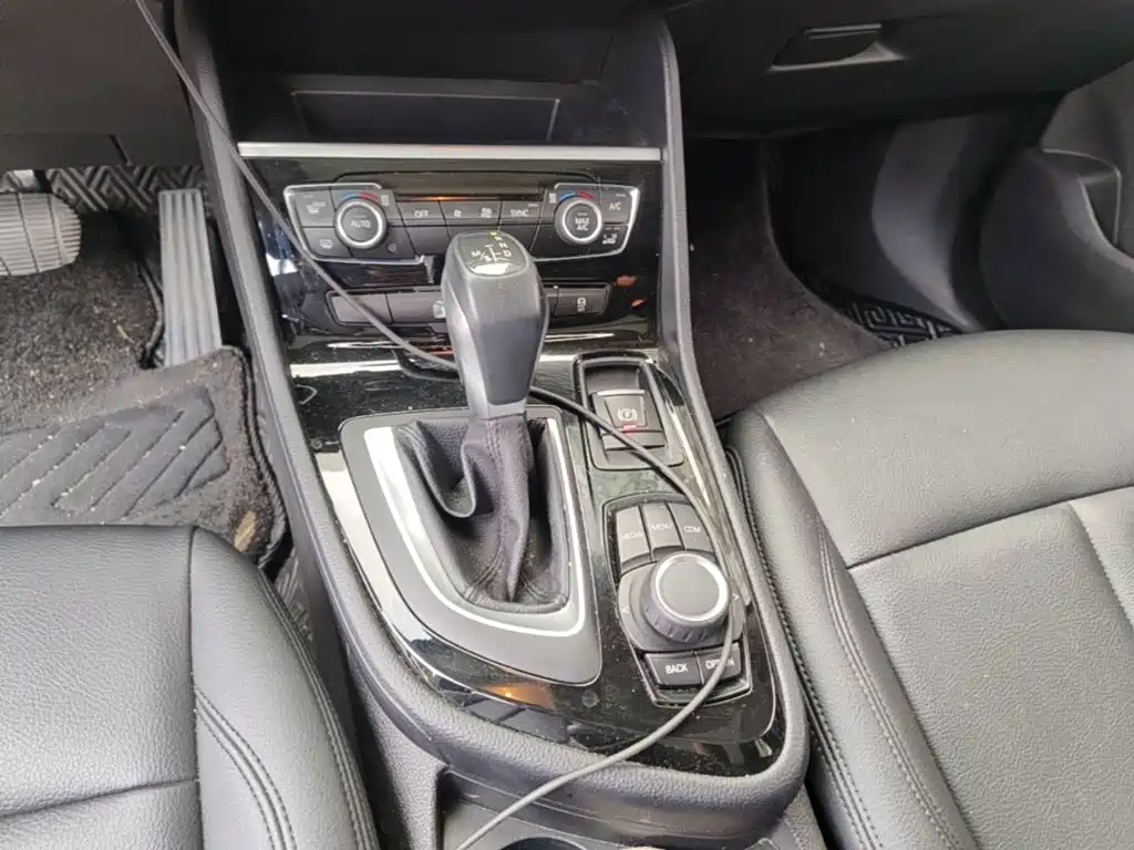 BMW 2 Series Active Tourer — фото 14