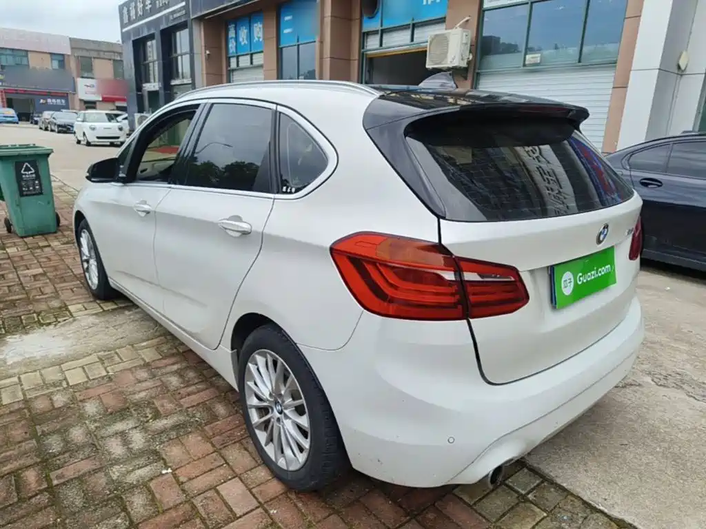 BMW 2 Series Active Tourer — фото 5
