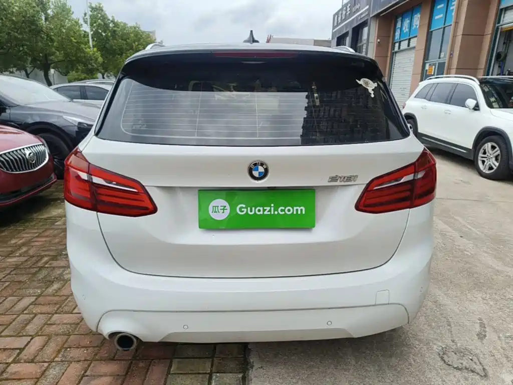 BMW 2 Series Active Tourer — фото 6