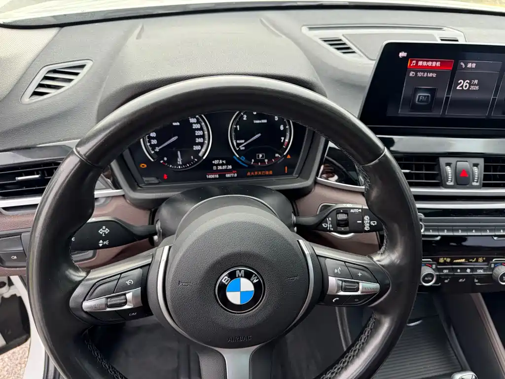 BMW X1 — фото 10