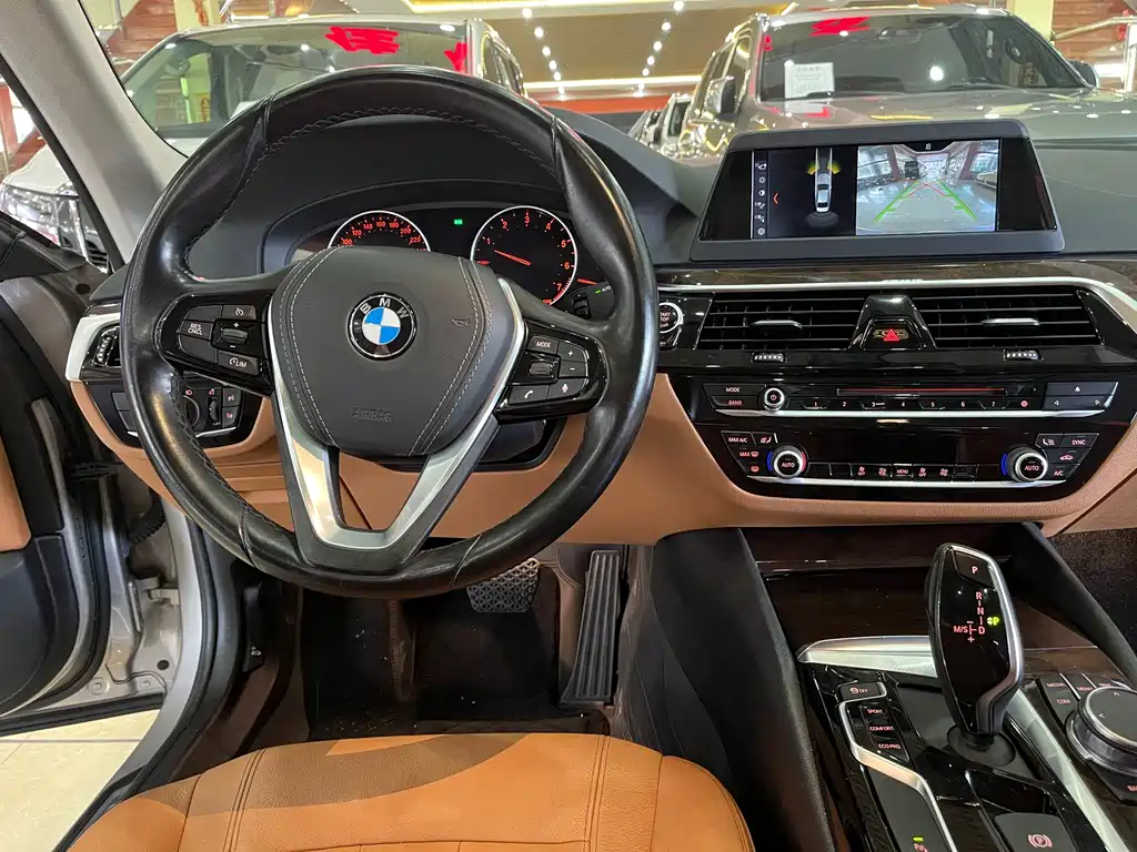 BMW 5 Series — фото 13