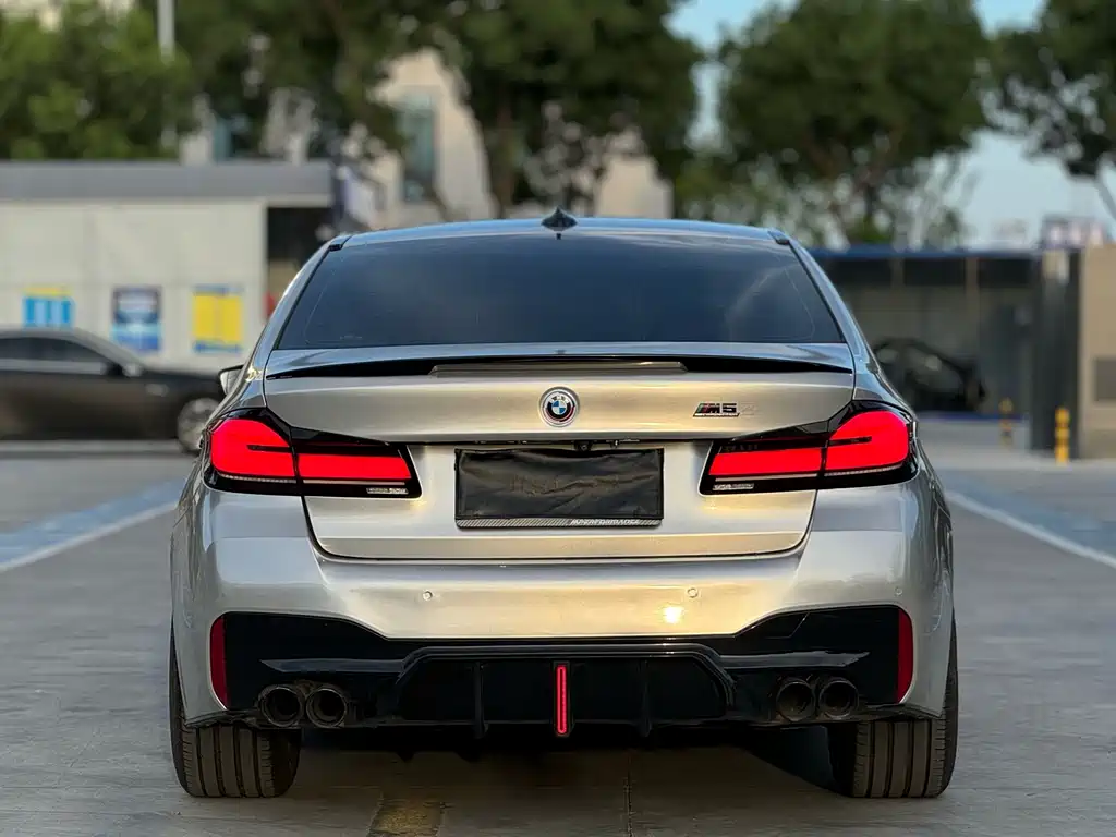 BMW 5 Series — фото 11