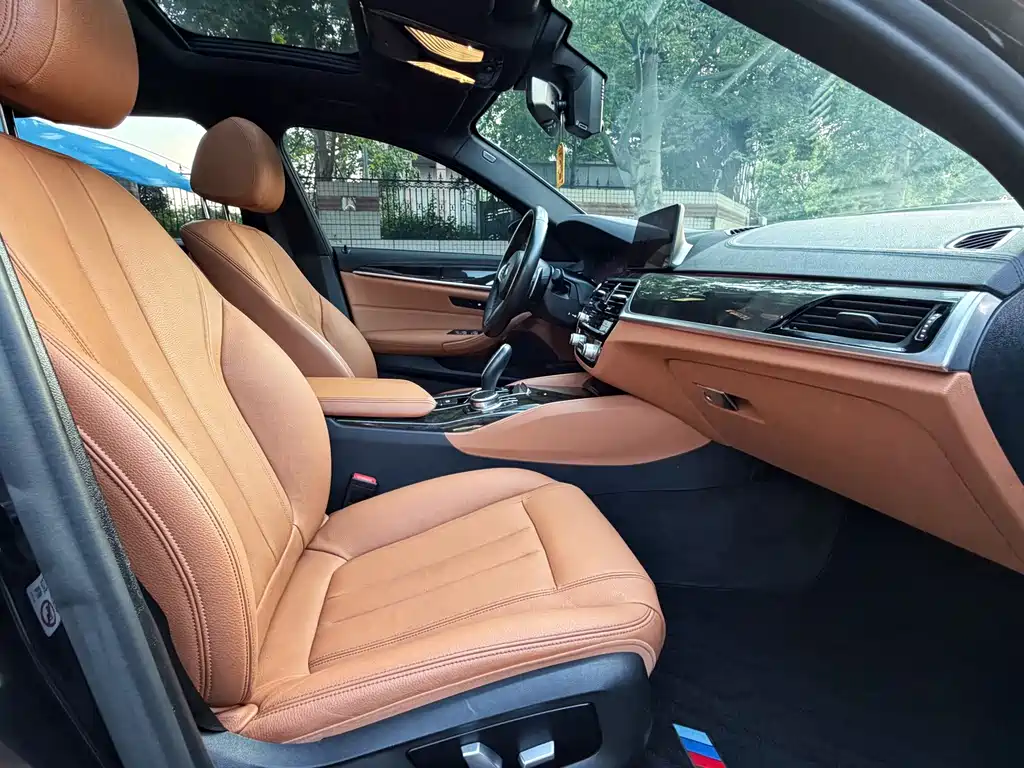 BMW 5 Series — фото 19