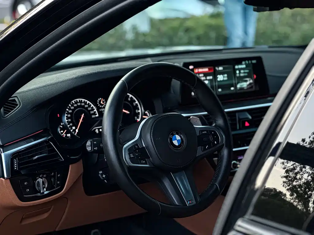 BMW 5 Series — фото 11