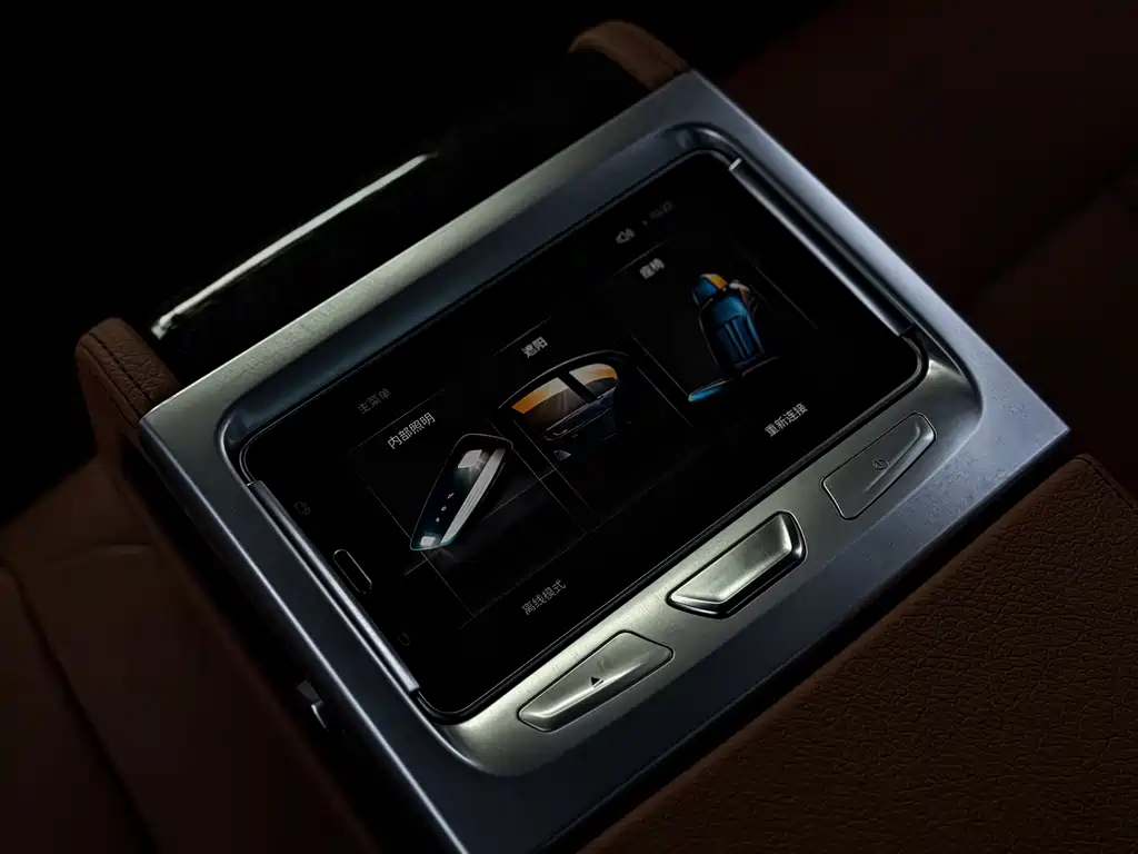 BMW 5 Series — фото 18