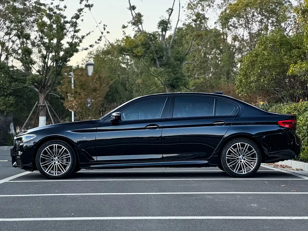 BMW 5 Series — фото 3