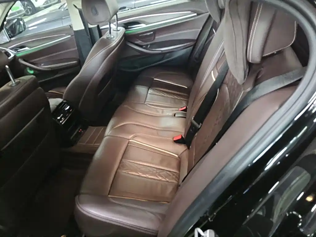 BMW 5 Series New Energy — фото 17