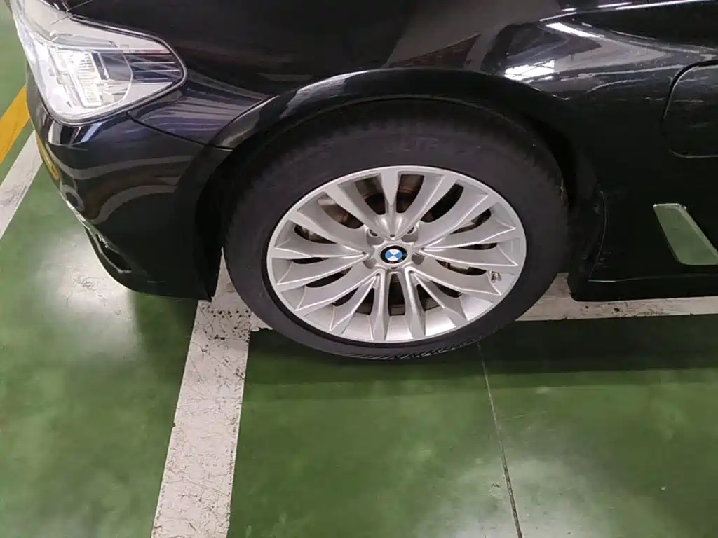 BMW 5 Series New Energy — фото 23