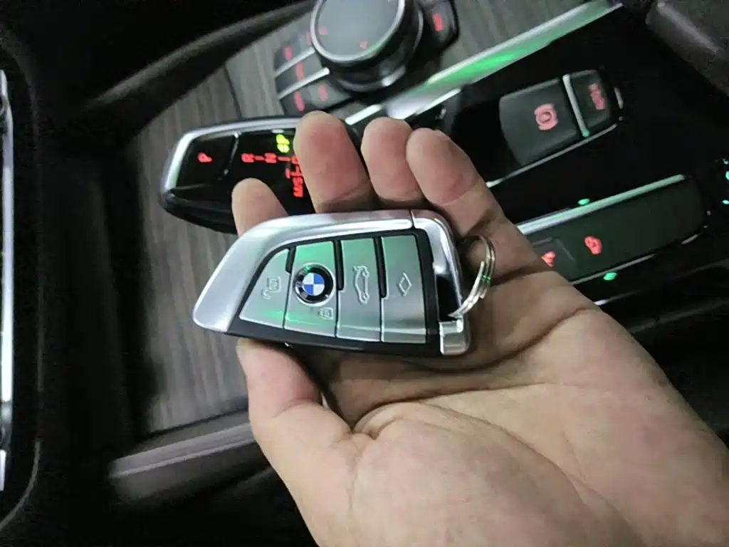 BMW 5 Series New Energy — фото 9