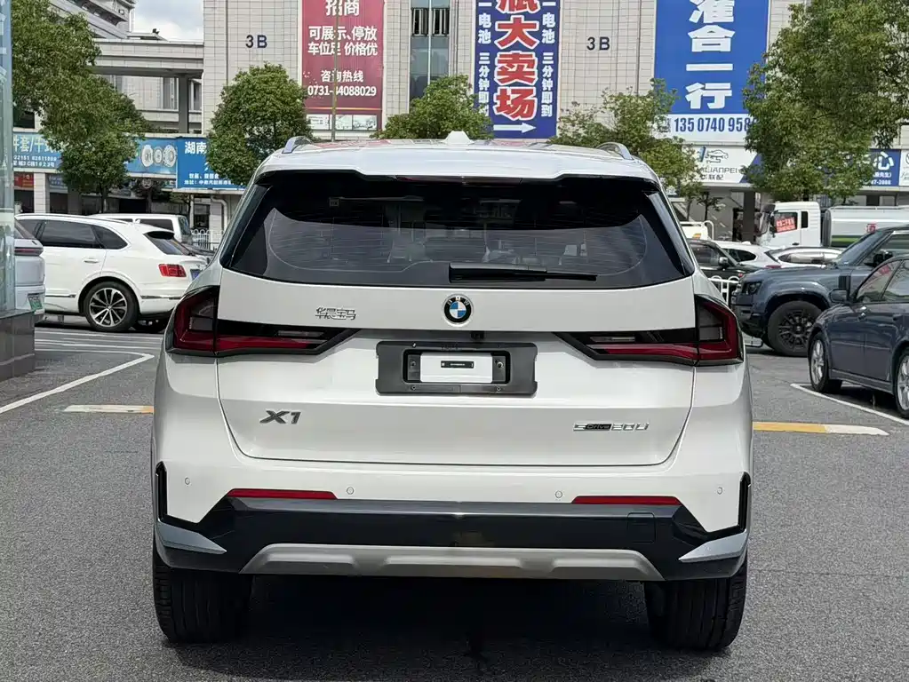 BMW X1 — фото 9