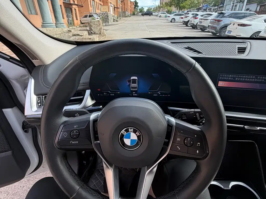 BMW X1 — фото 13