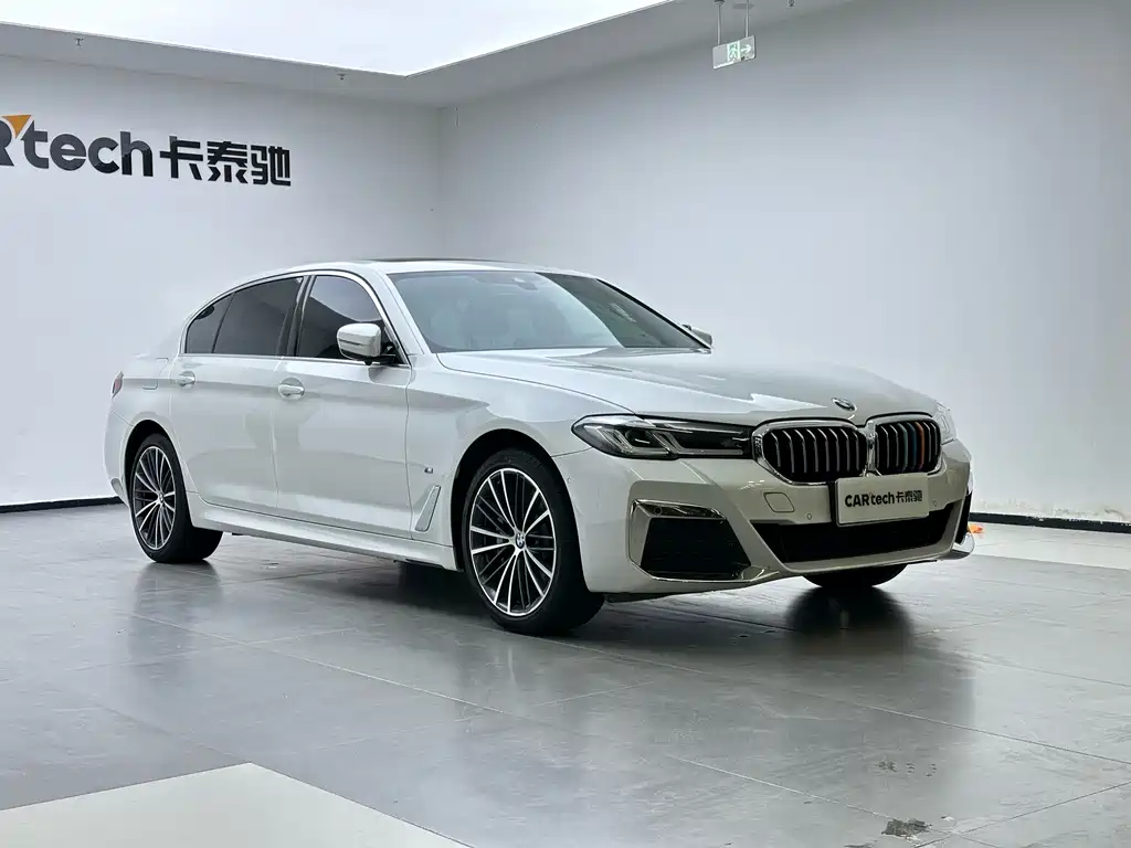 BMW 5 Series — фото 4