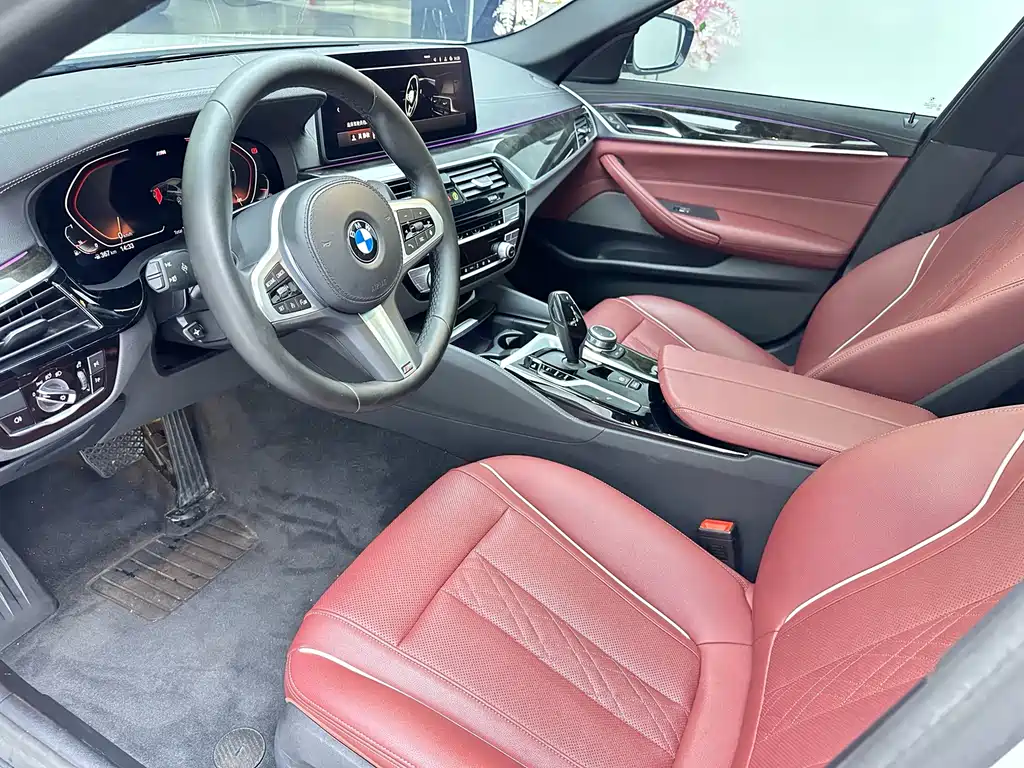 BMW 5 Series — фото 10