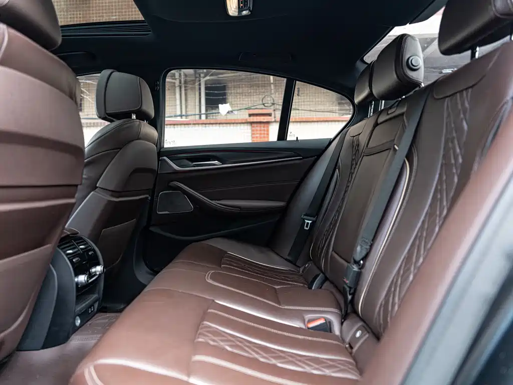 BMW 5 Series (Import) — фото 17
