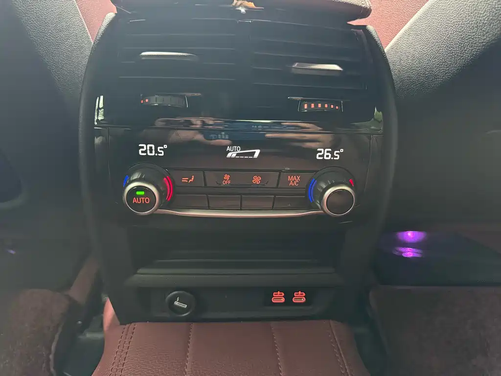 BMW 5 Series — фото 15