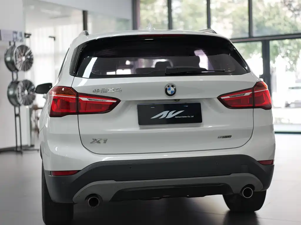 BMW X1 — фото 5