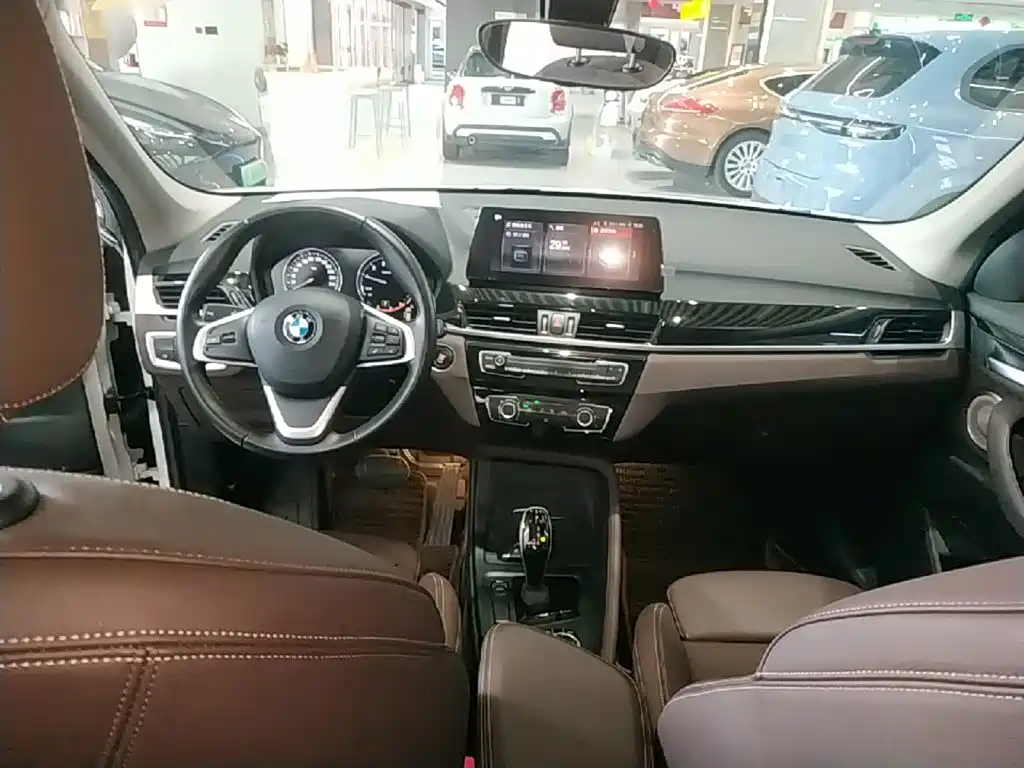 BMW X1 — фото 10