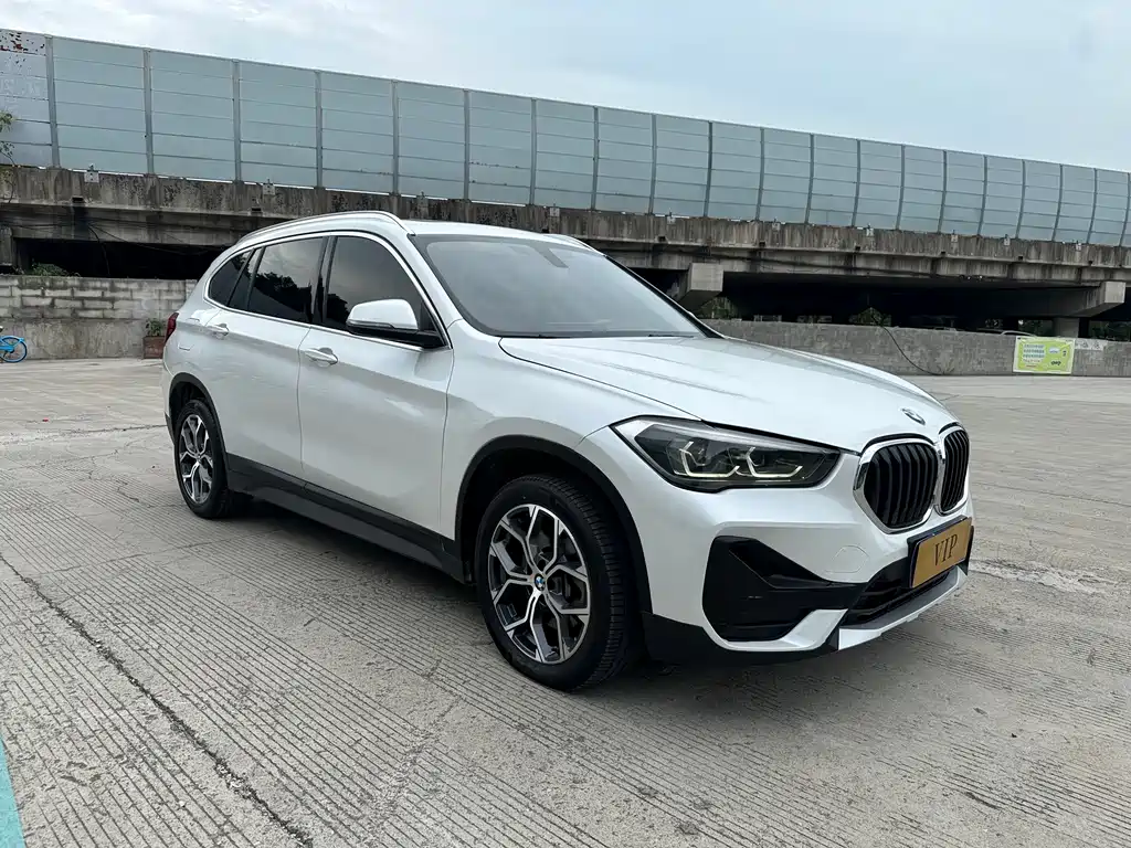 BMW X1 — фото 3