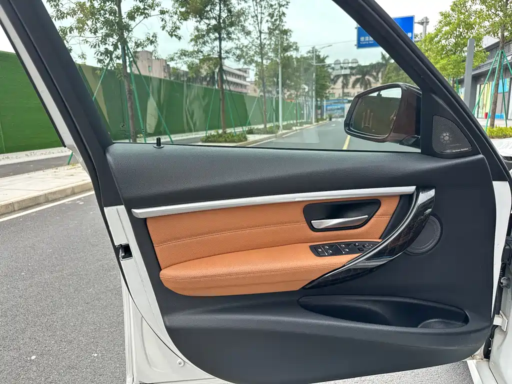 BMW 3 Series — фото 15