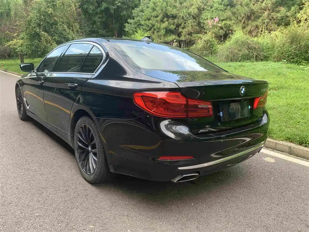 BMW 5 Series — фото 5