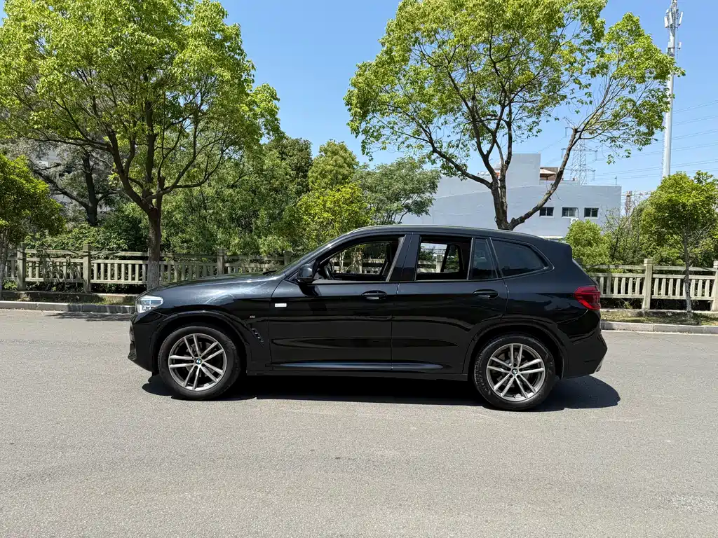 BMW X3 — фото 8