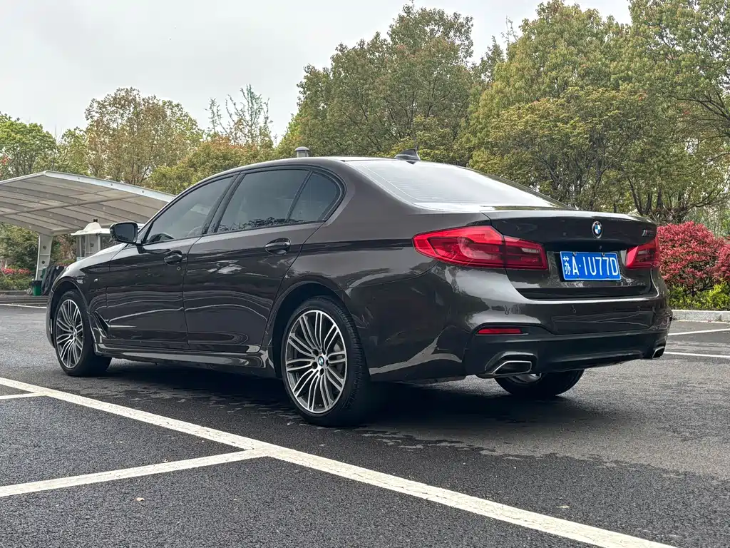 BMW 5 Series — фото 4