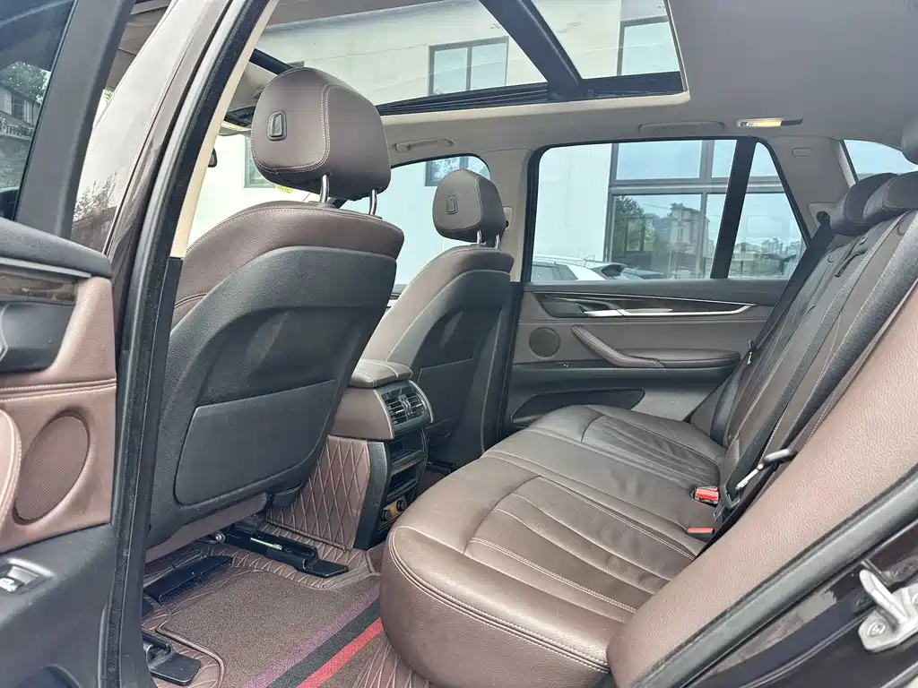 BMW X5 (Import) — фото 6