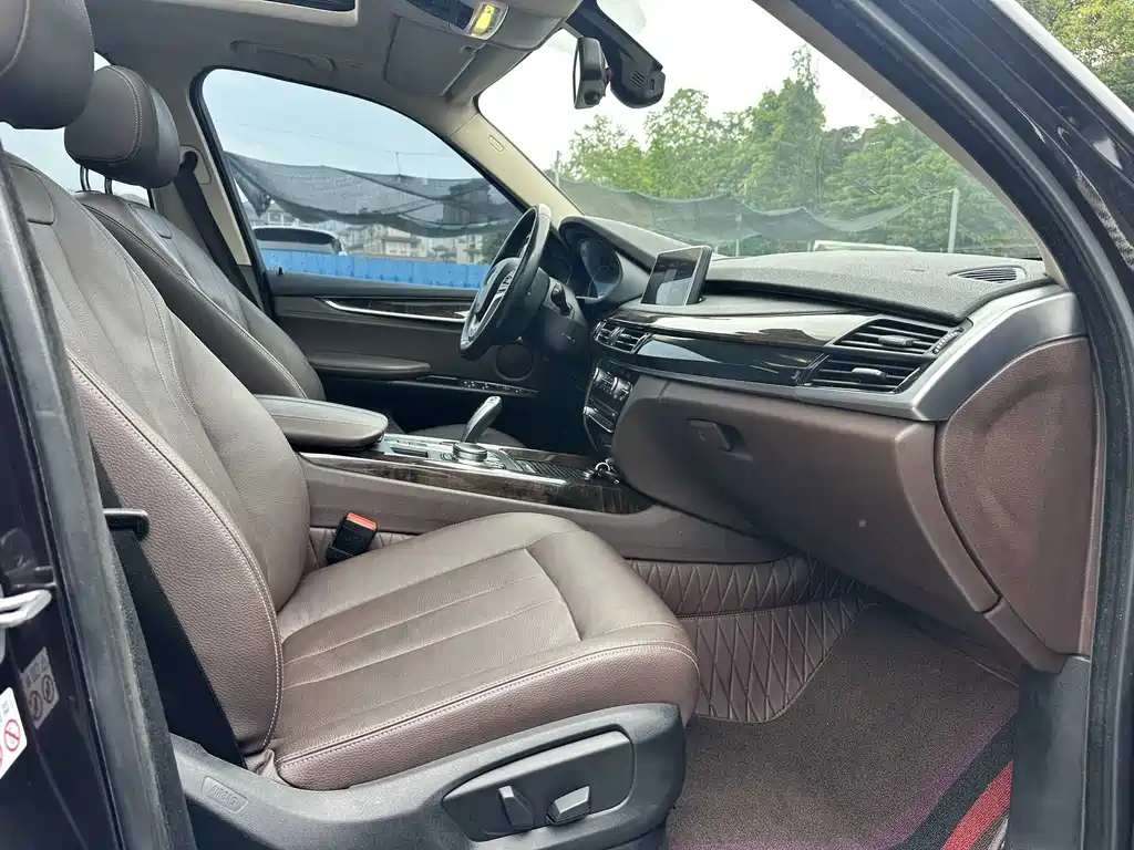 BMW X5 (Import) — фото 8