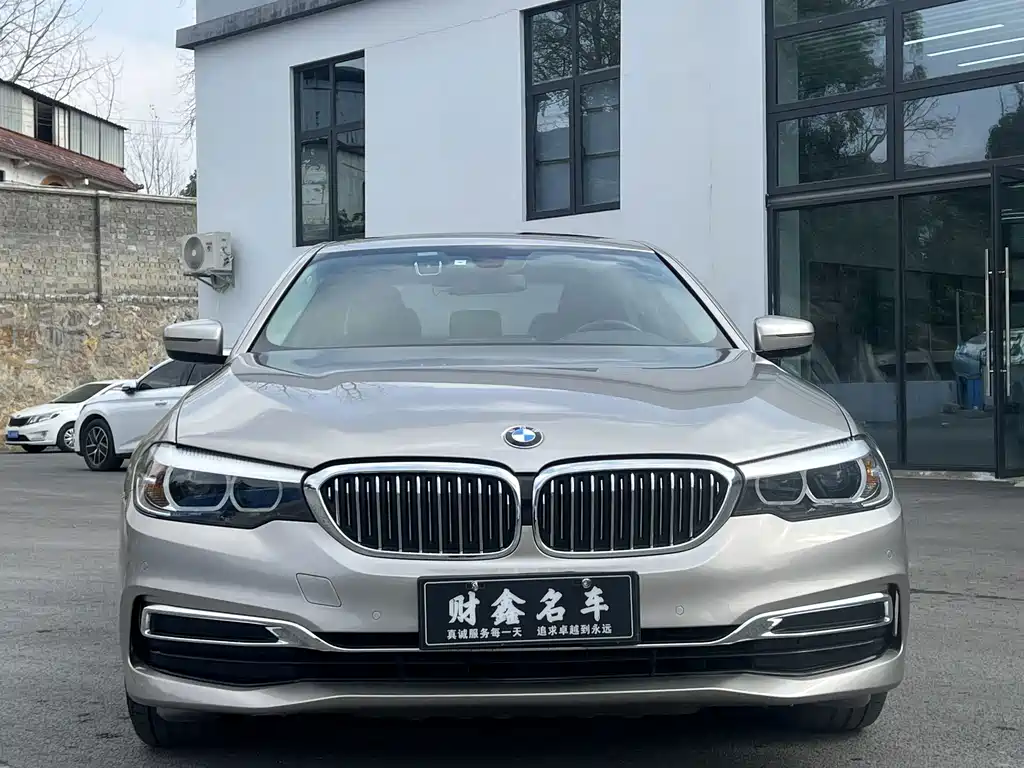 BMW 5 Series — фото 2