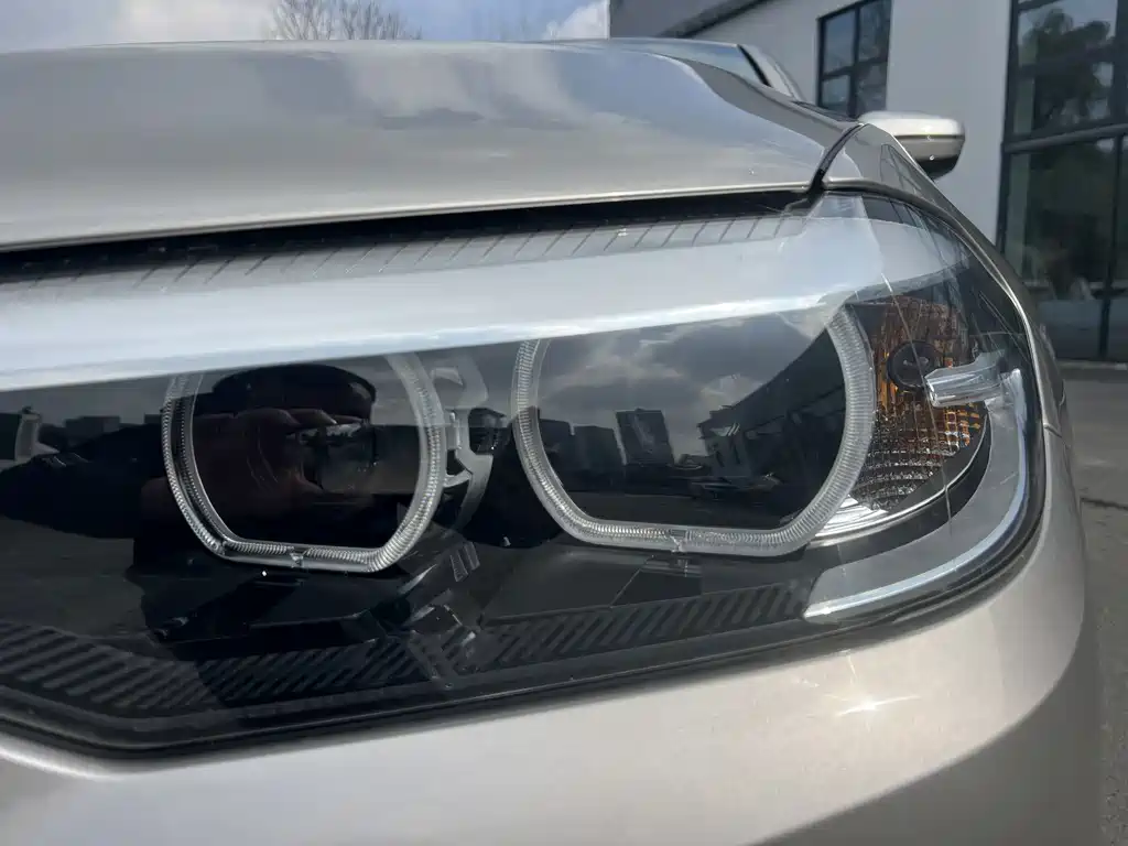 BMW 5 Series — фото 13