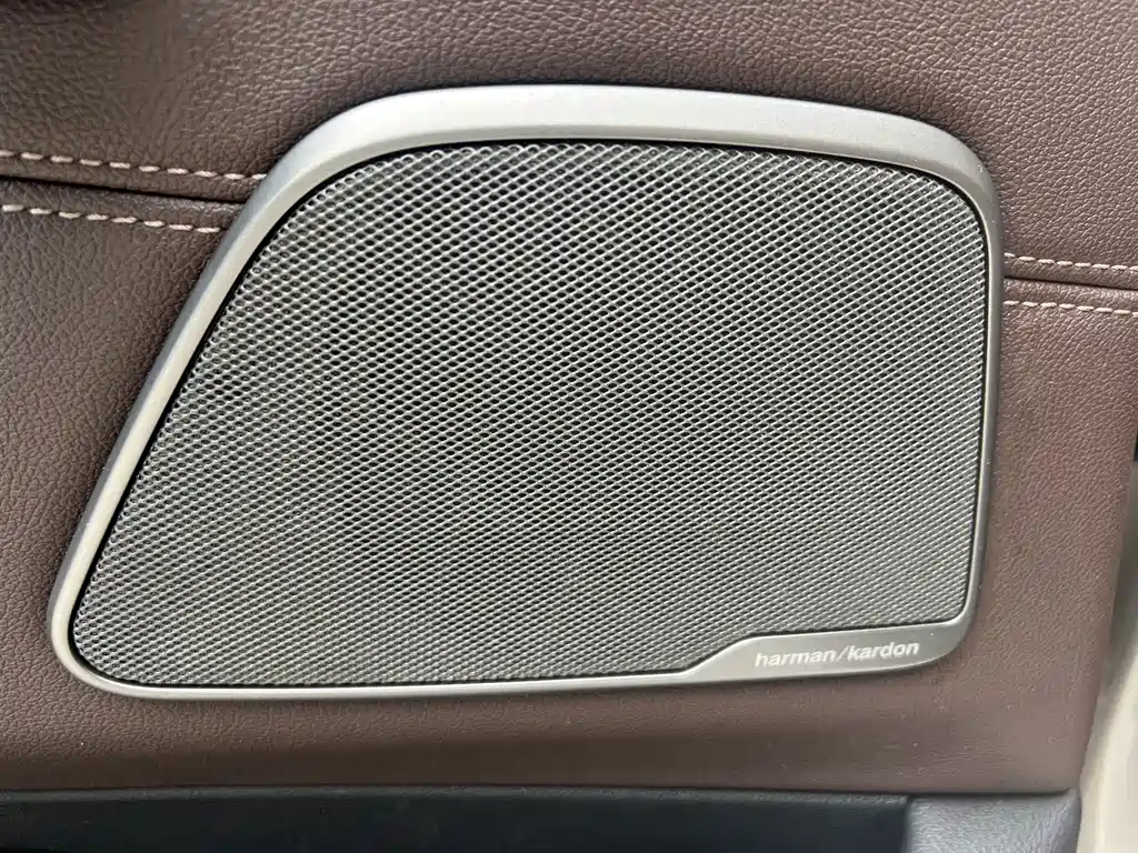 BMW 5 Series — фото 14